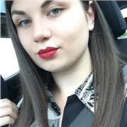 Étudiante en littéraire, assez bon niveau dans les matieres